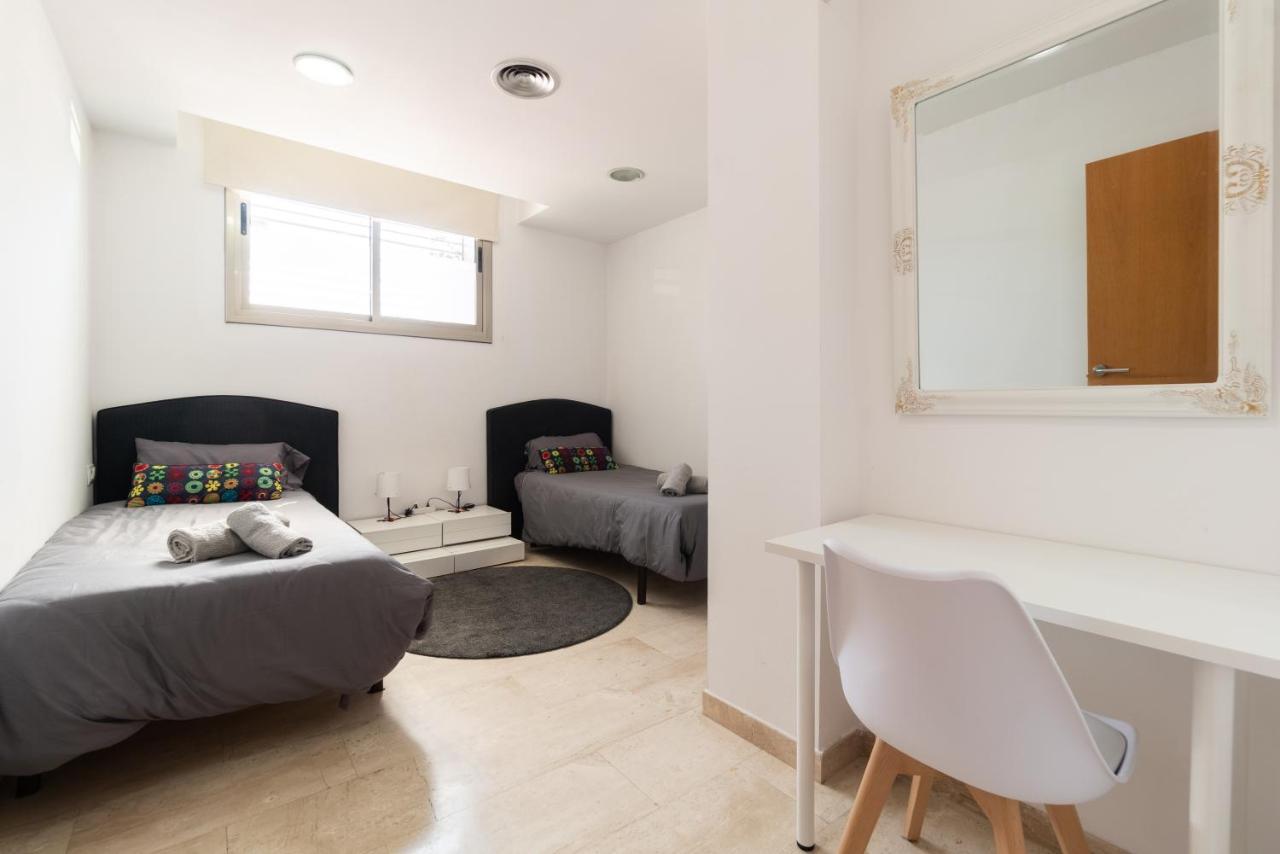 Apartment Up Live I *